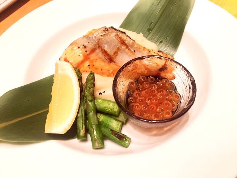 Asanebo interior and dining atmosphere 2