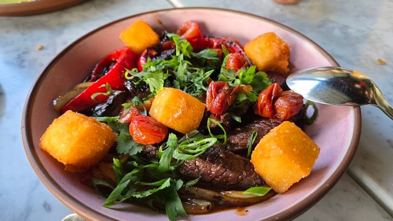 Cabra Los Angeles interior and dining atmosphere 5