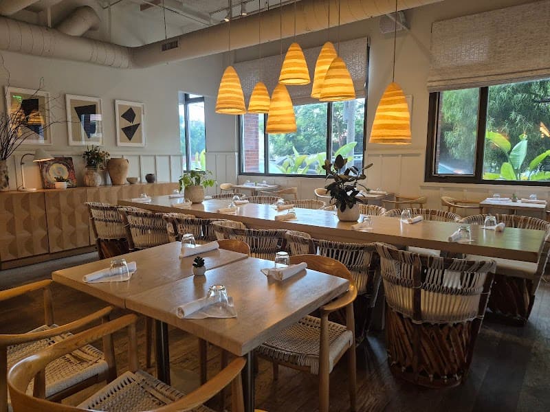 Cafe Gratitude Venice interior and dining atmosphere 4