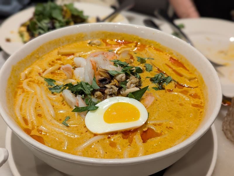 Cassia interior and dining atmosphere 4