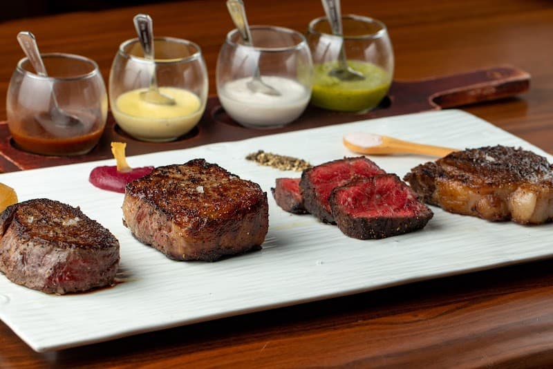 Castaway Burbank interior and dining atmosphere 3