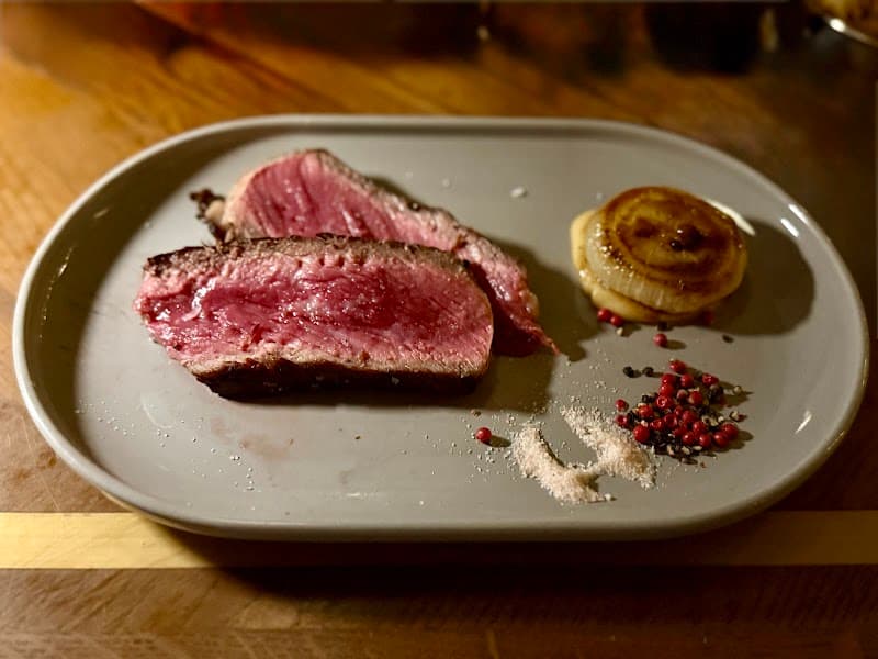 Castaway Burbank interior and dining atmosphere 5