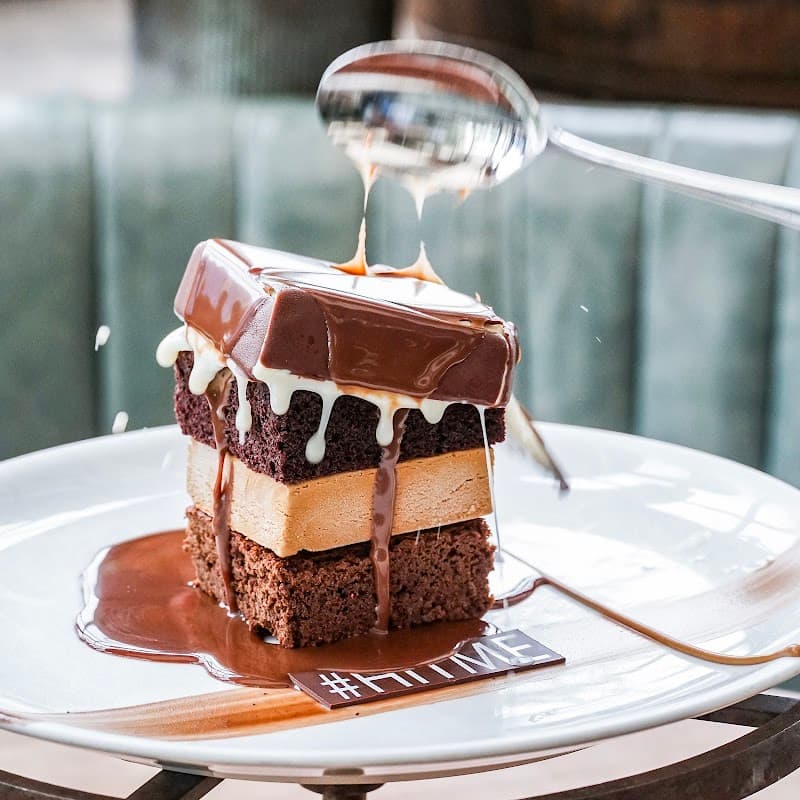 Catch LA interior and dining atmosphere 2