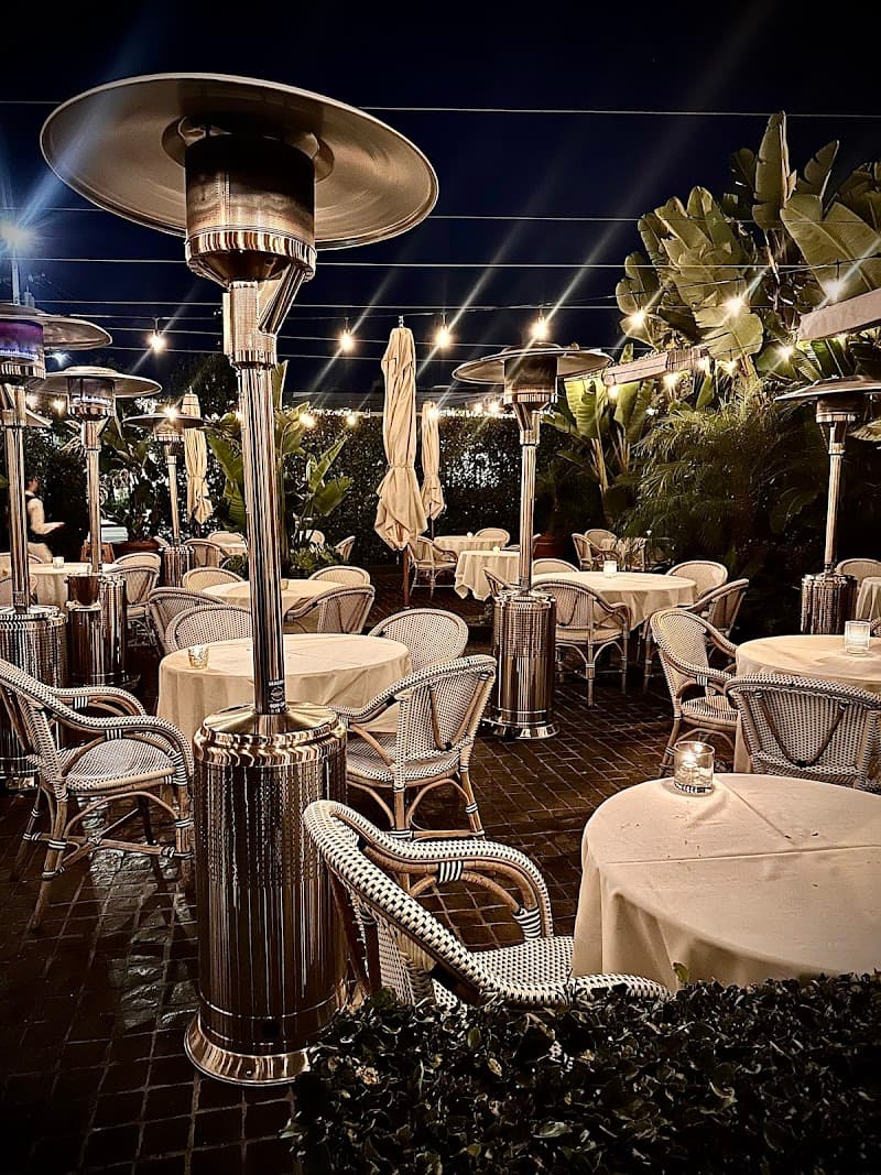 Cecconi's West Hollywood interior and dining atmosphere 2