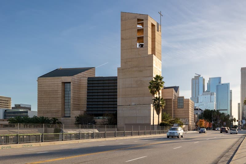 Church & State interior and dining atmosphere 4