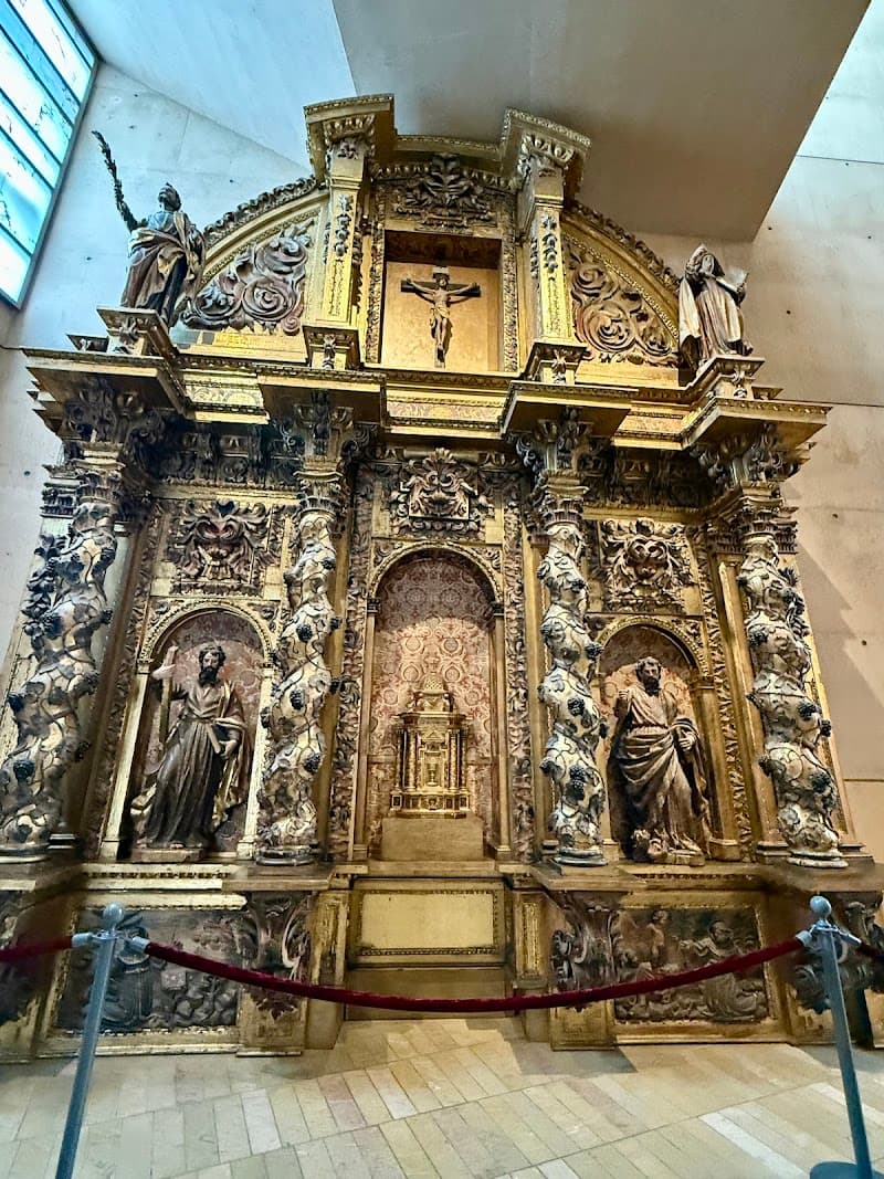 Church & State interior and dining atmosphere 5