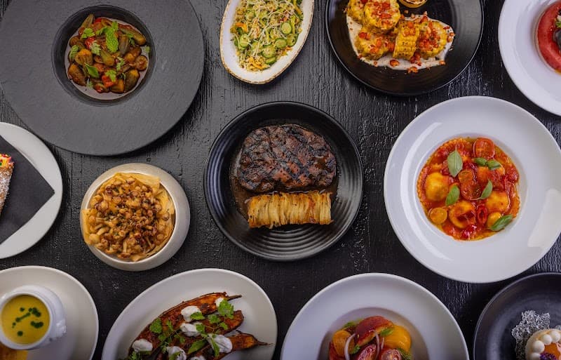 Crossroads Kitchen interior and dining atmosphere 2