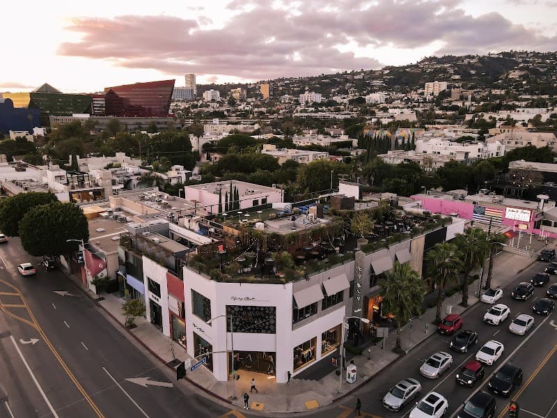EP & LP Rooftop interior and dining atmosphere 3