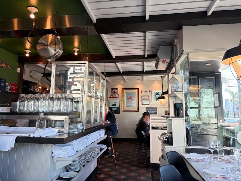 Fishing with Dynamite interior and dining atmosphere 2