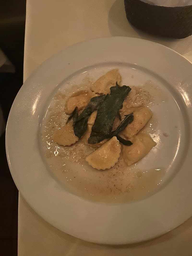 Giorgio Baldi interior and dining atmosphere 4