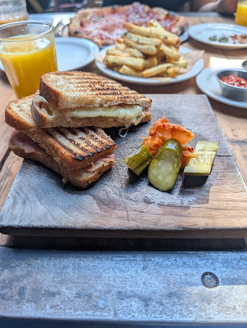 Gjelina interior and dining atmosphere 2