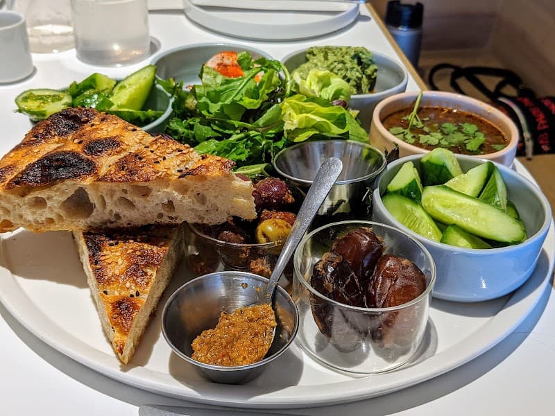 Kismet interior and dining atmosphere 5