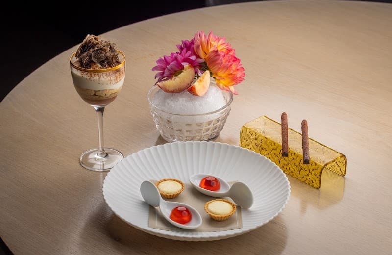 Mélisse Restaurant interior and dining atmosphere 2