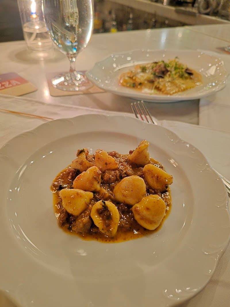 Osteria Mozza interior and dining atmosphere 4