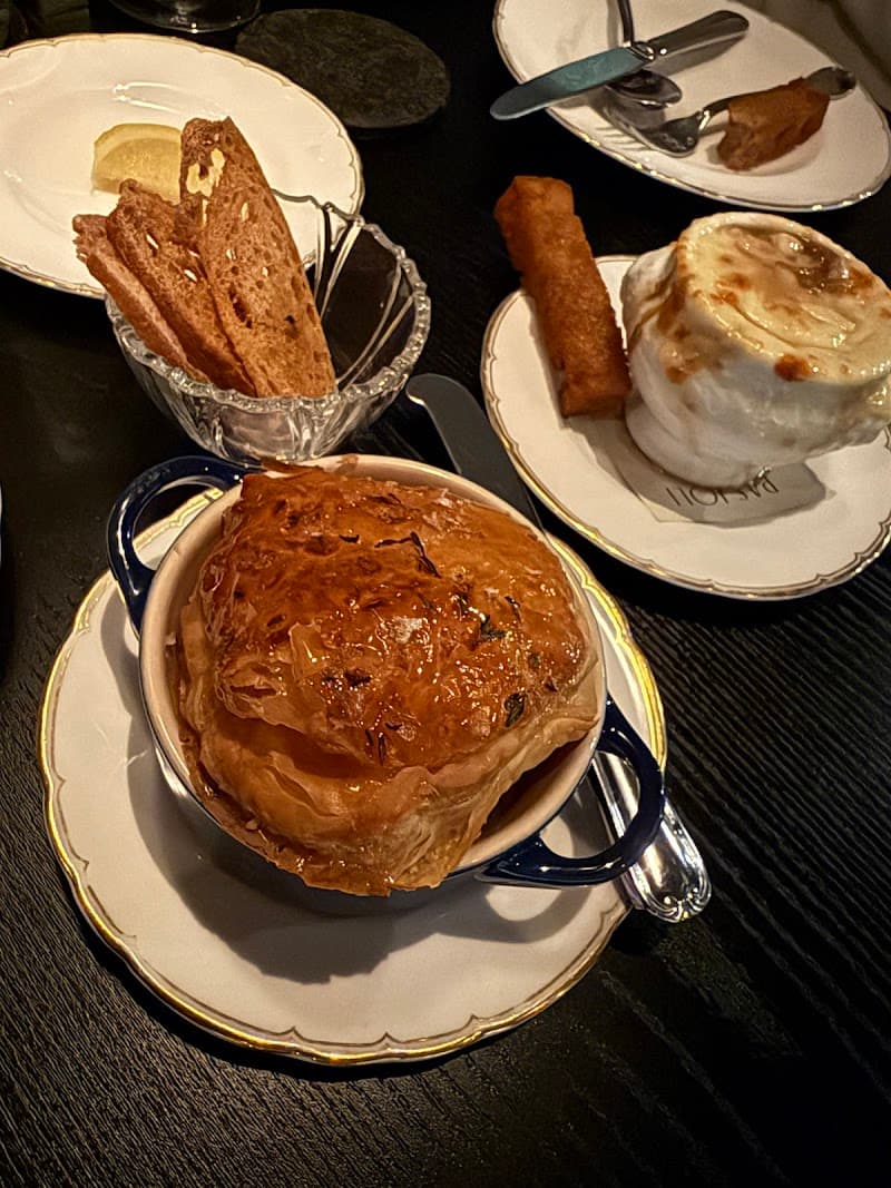 Pasjoli interior and dining atmosphere 3