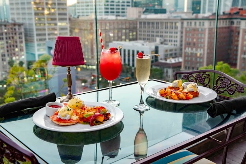 Perch LA interior and dining atmosphere 3