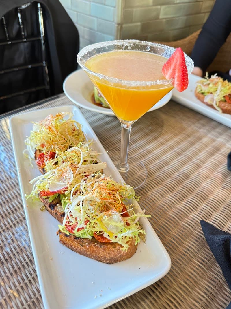 Perch LA interior and dining atmosphere 4