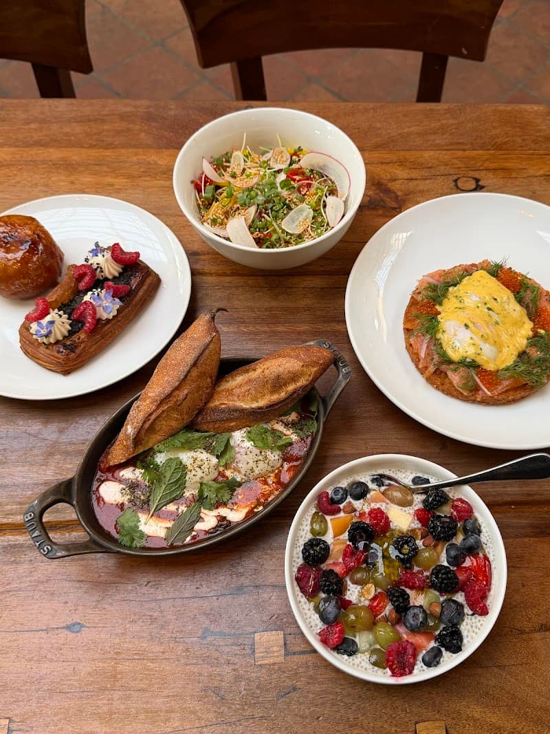 République Café Bakery & République Restaurant interior and dining atmosphere 3