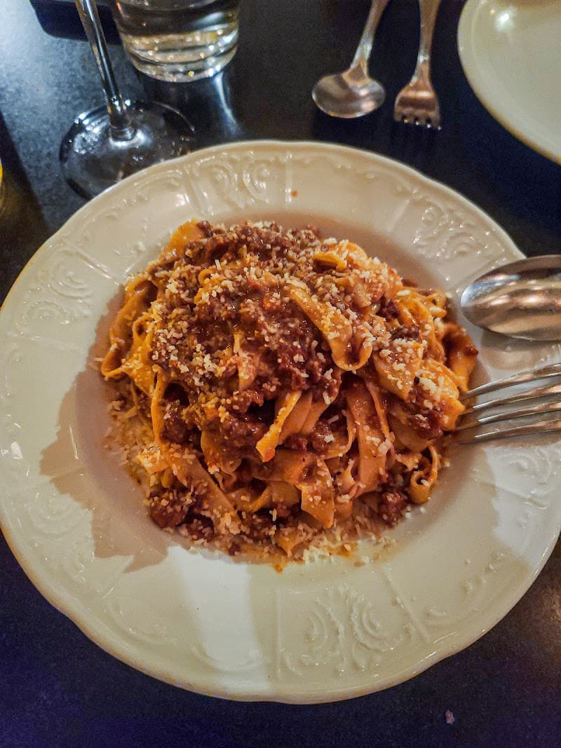 Rossoblu DTLA interior and dining atmosphere 4