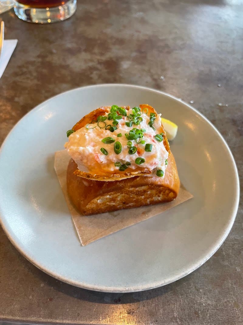 Son of a Gun interior and dining atmosphere 4