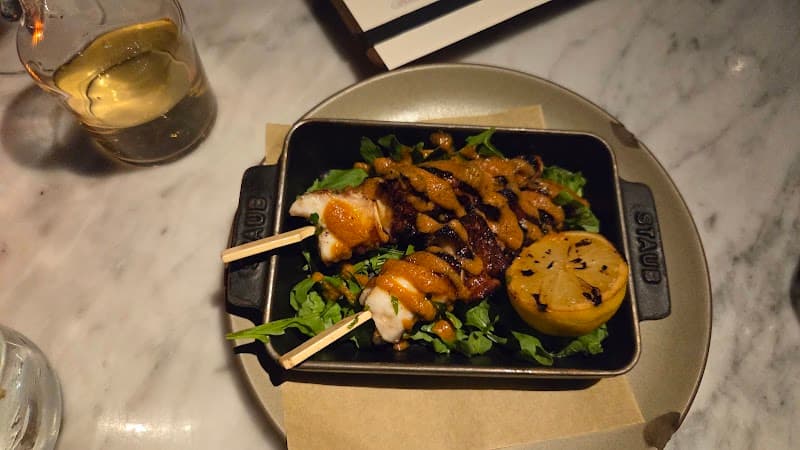 Tar & Roses interior and dining atmosphere 3