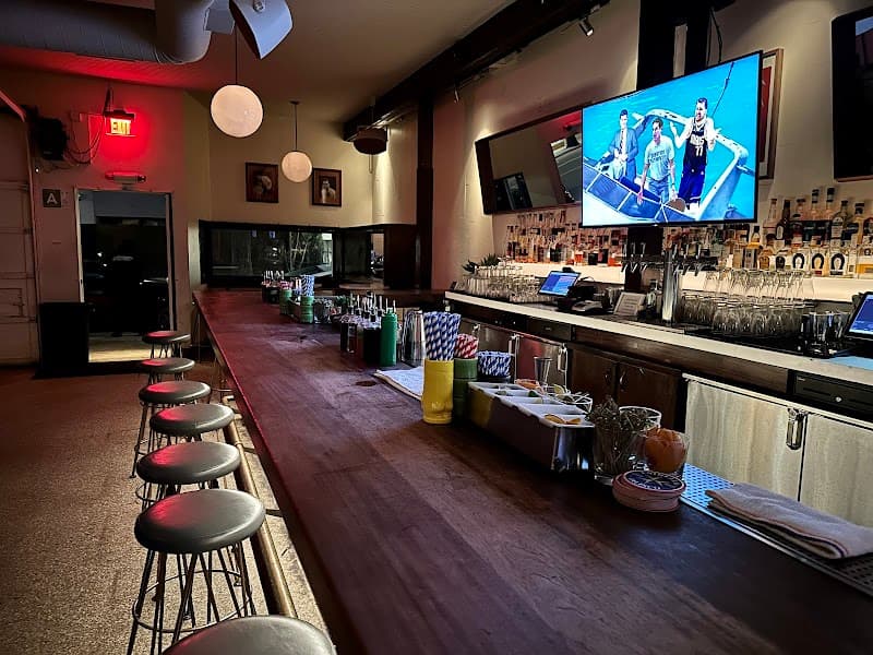 The Brig Venice interior and dining atmosphere 5