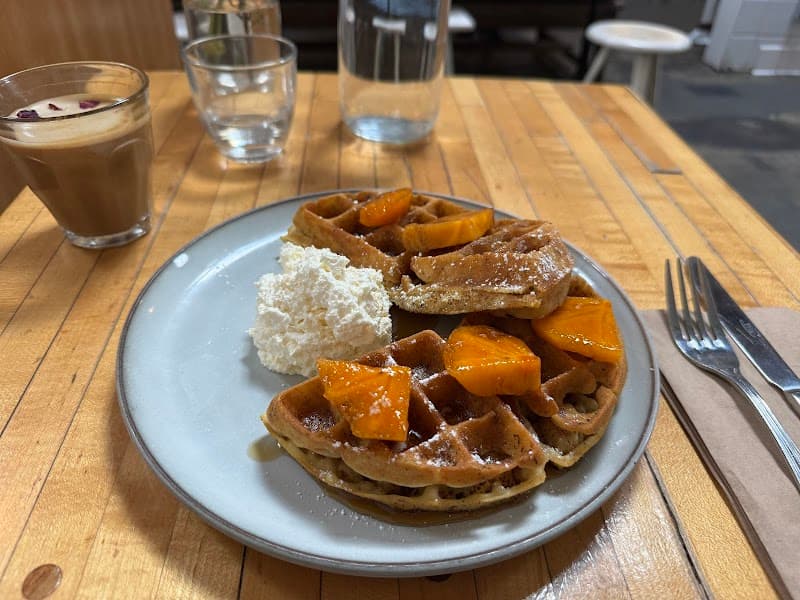 The Butcher's Daughter interior and dining atmosphere 3