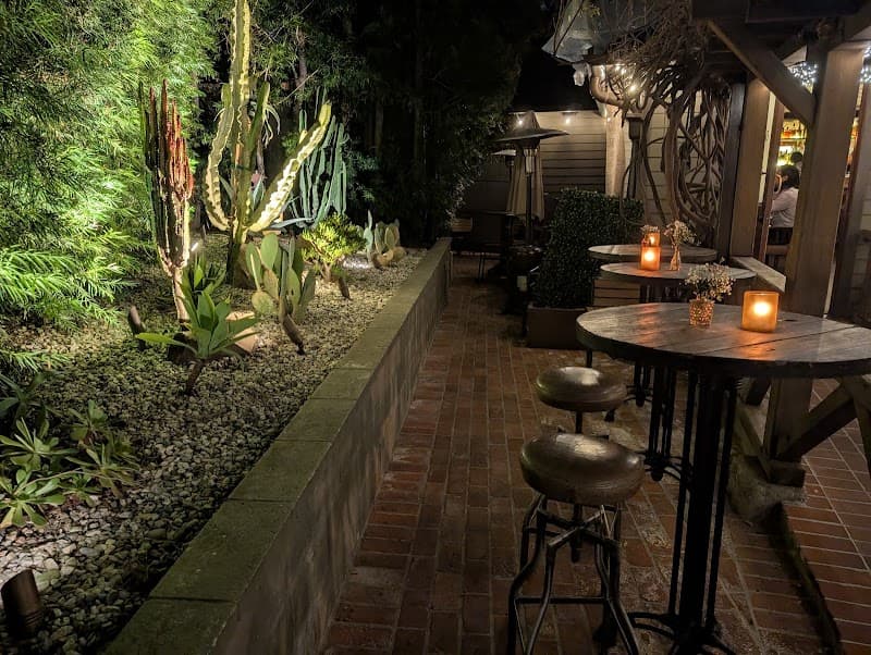 The Raymond 1886 interior and dining atmosphere 2