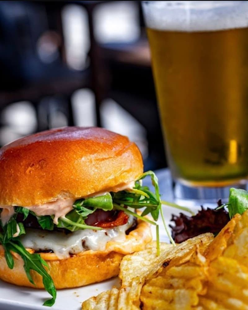 Venice Beach Wines interior and dining atmosphere 2