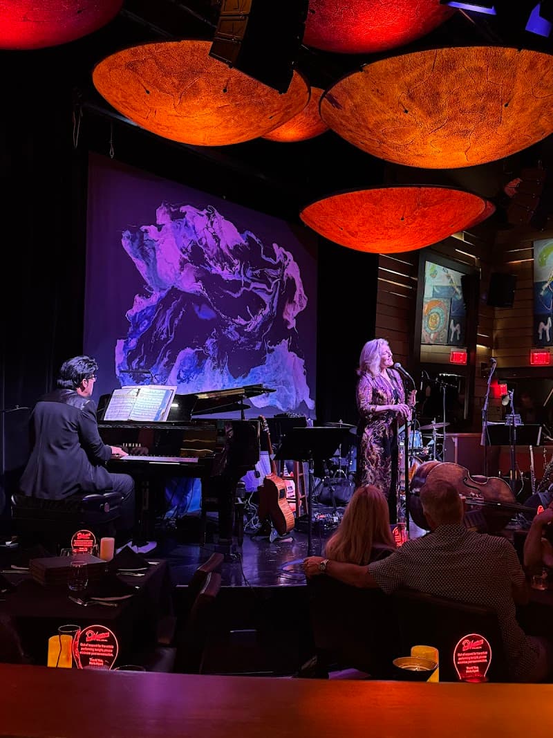 Vibrato Grill Jazz interior and dining atmosphere 4