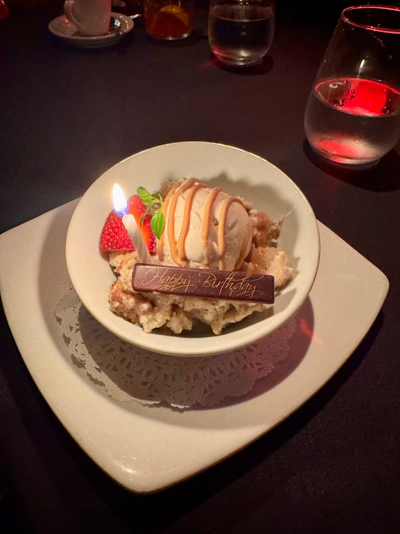 Vibrato Grill Jazz interior and dining atmosphere 5